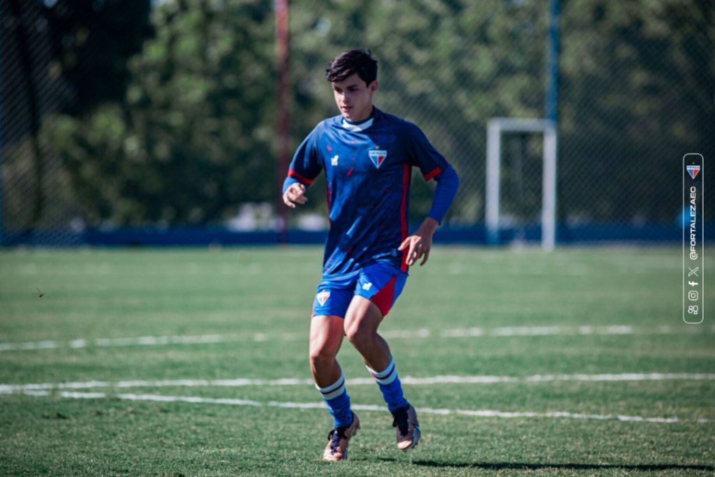 Garoto aliou treinamentos com rotina de estudos. | Foto: Mateus Lotif / FortalezaEC