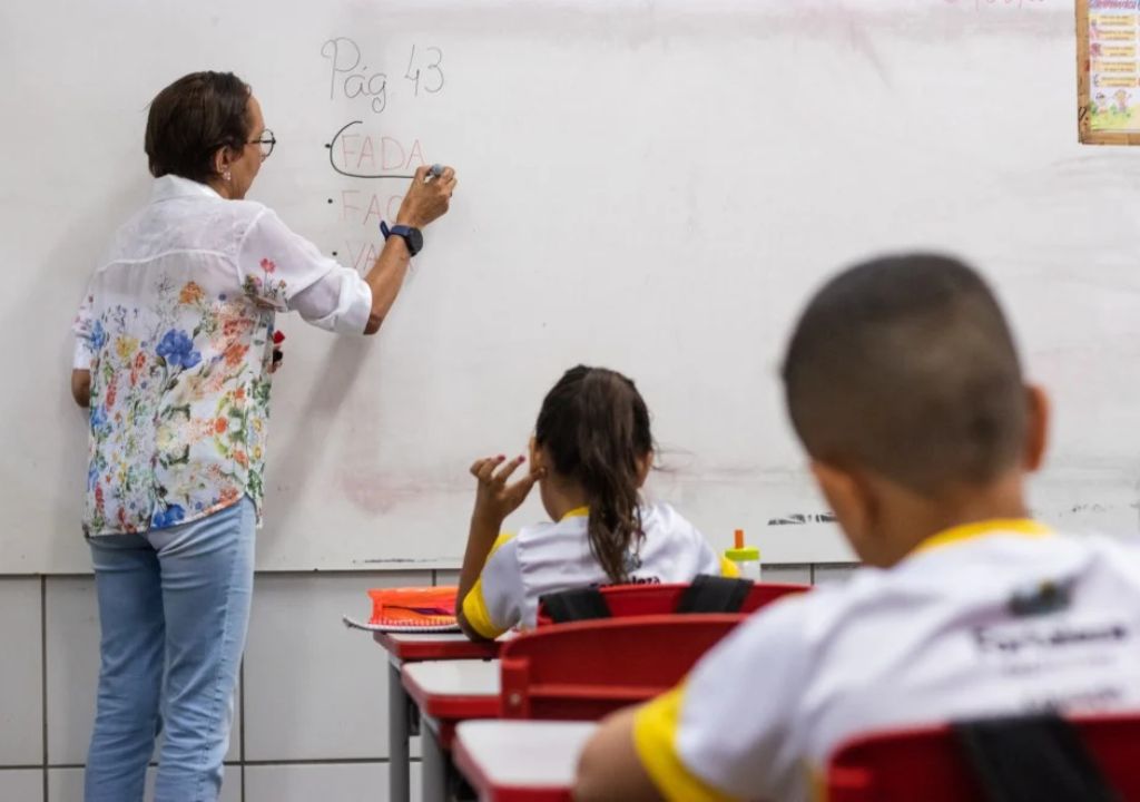 Prefeito Evandro Leitão anuncia acordo para pagamento dos precatórios do Fundef aos professores de Fortaleza
