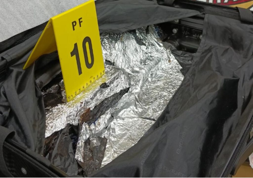 Polícia Federal apreende cerca de 2 kg de cocaína em mala de passageira no Aeroporto de Fortaleza