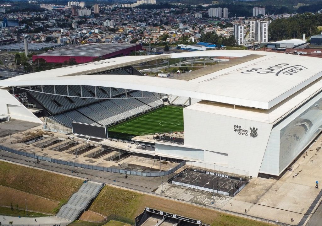 Torcedor morre após ser atropelado por viatura da Polícia Militar em frente à Neo Química Arena em São Paulo