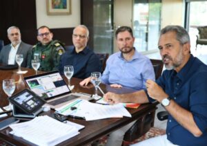 Policiais e bombeiros militares do Ceará durante evento oficial