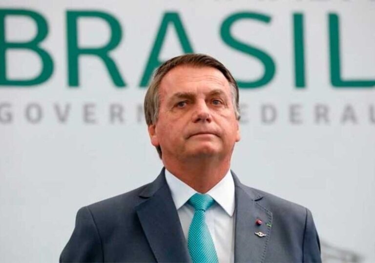 Jair Bolsonaro em Brasília enquanto cumpre prisão por tentativa de golpe de Estado