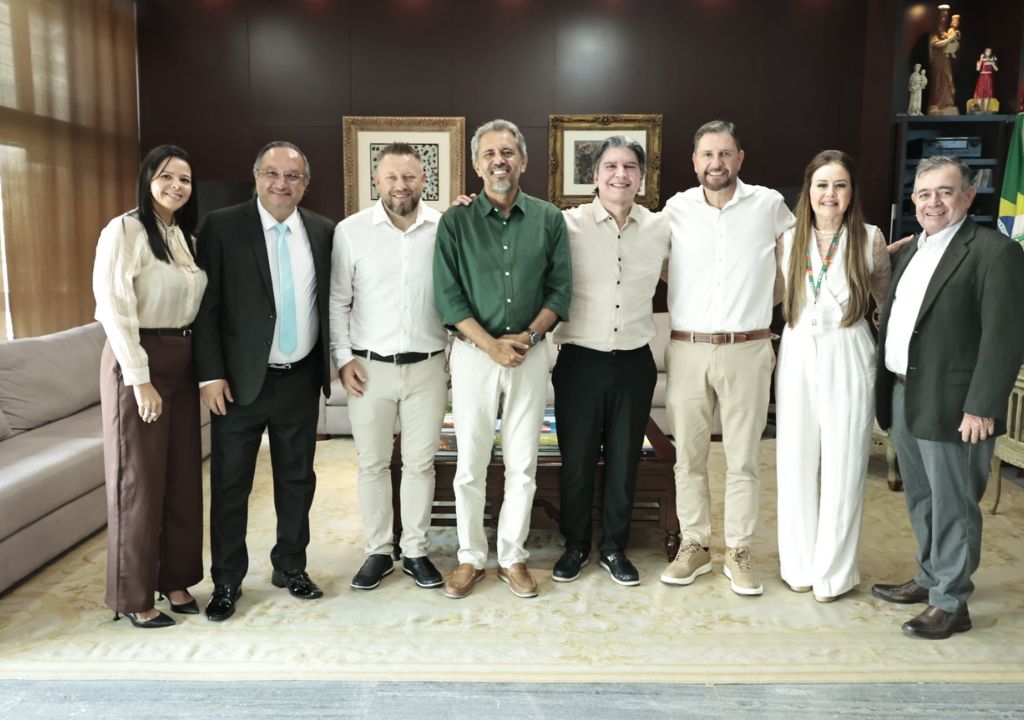 Governador Elmano de Freitas anuncia instalação de fábrica do ramo calçadista no município de Granja, no interior do Ceará.