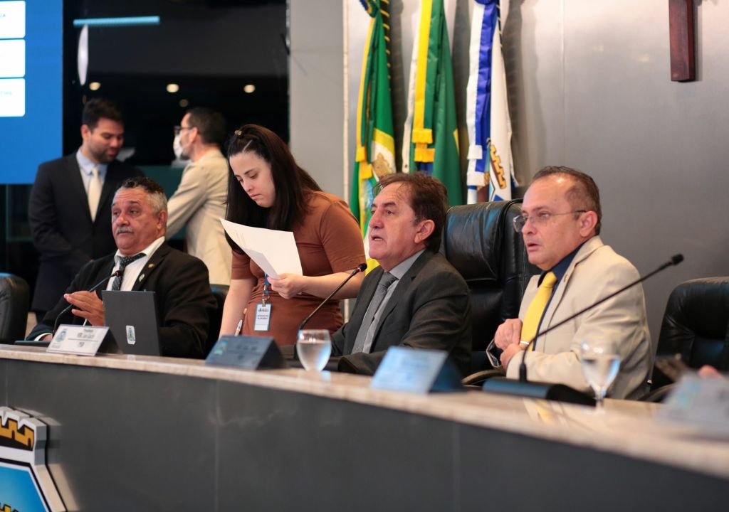 Sessão da Câmara Municipal de Fortaleza que aprovou reajuste salarial de 4,76% aos servidores municipais