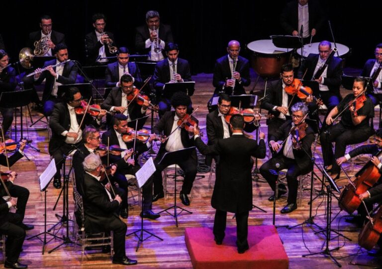 Orquestra Contemporânea Brasileira durante concerto no interior do Ceará em 2025