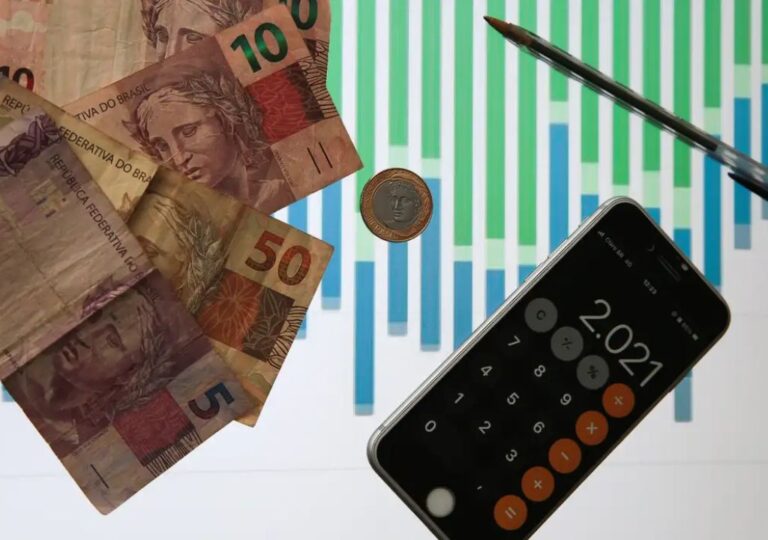 Gráfico mostrando crescimento das exportações de serviços do Brasil em 2025 para US$ 518 bilhões