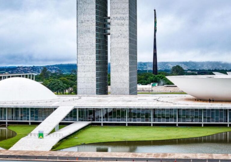 Ataques aos prédios dos Três Poderes em Brasília no 8 de janeiro