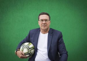 Vanderlei Luxemburgo internado em hospital após infecção pulmonar