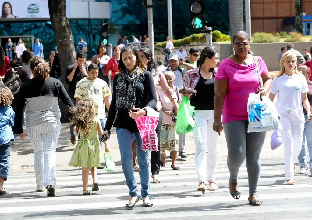 Carteira de trabalho representando dados de desemprego no Brasil
