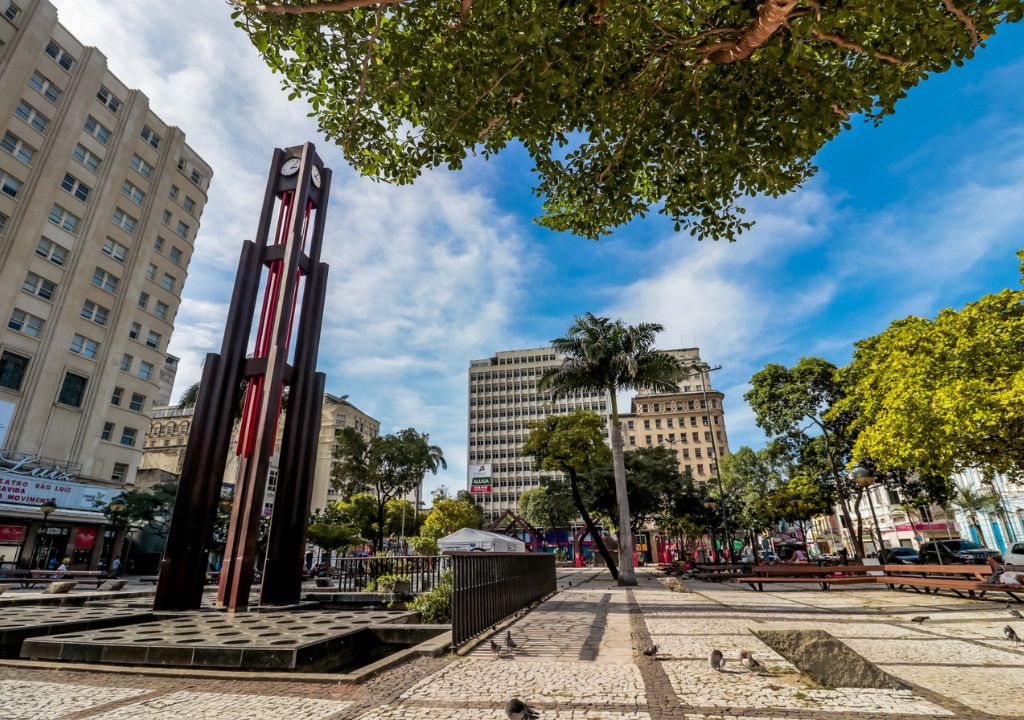 Movimentação em shopping durante feriado em Fortaleza