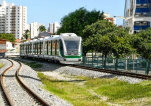 Trem do metrô de Fortaleza operando em dia de feriado