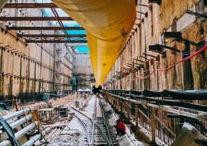 Obras da Linha Leste do metrô na Avenida Santos Dumont em Fortaleza