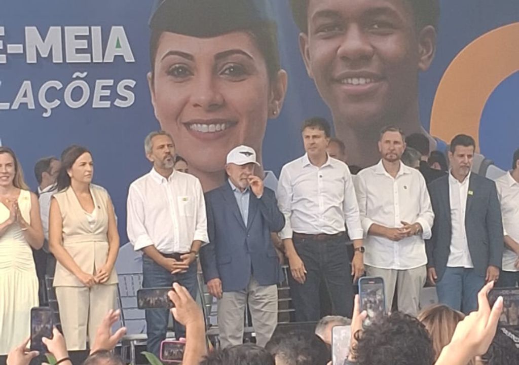 Lula e Elmano de Freitas durante agenda no Ceará em visita ao ITA