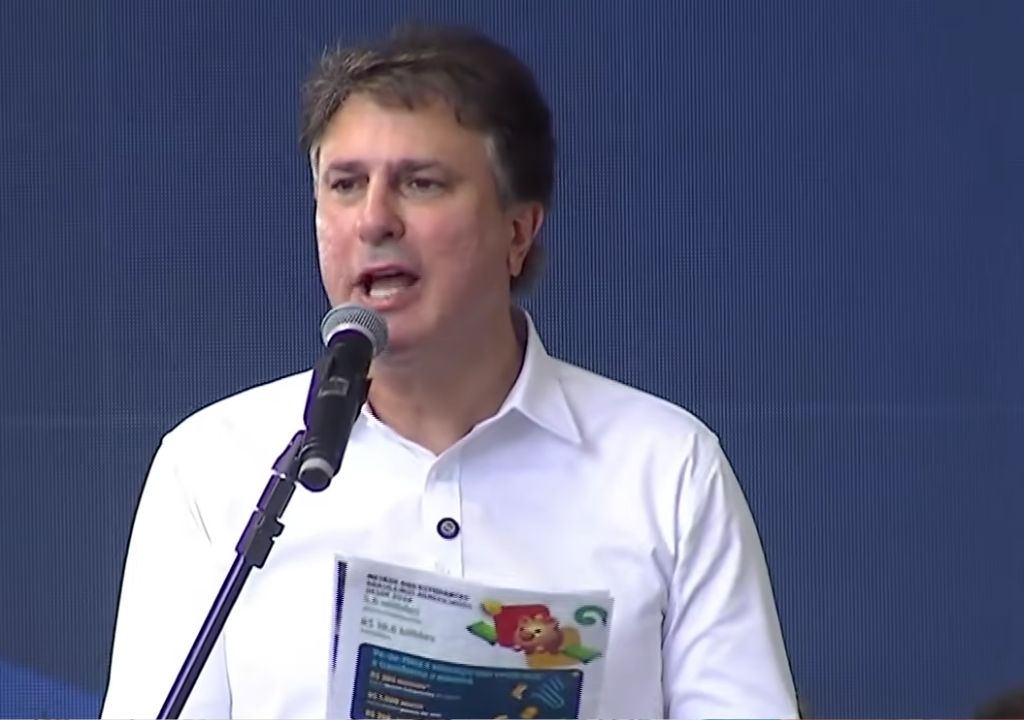 Camilo Santana emocionado durante discurso no ITA Ceará em Fortaleza