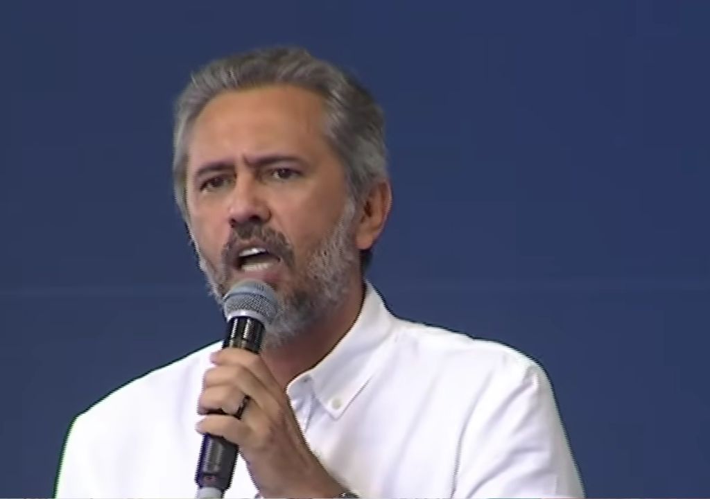 Elmano de Freitas anuncia Lula como homenageado da Medalha da Abolição 2026