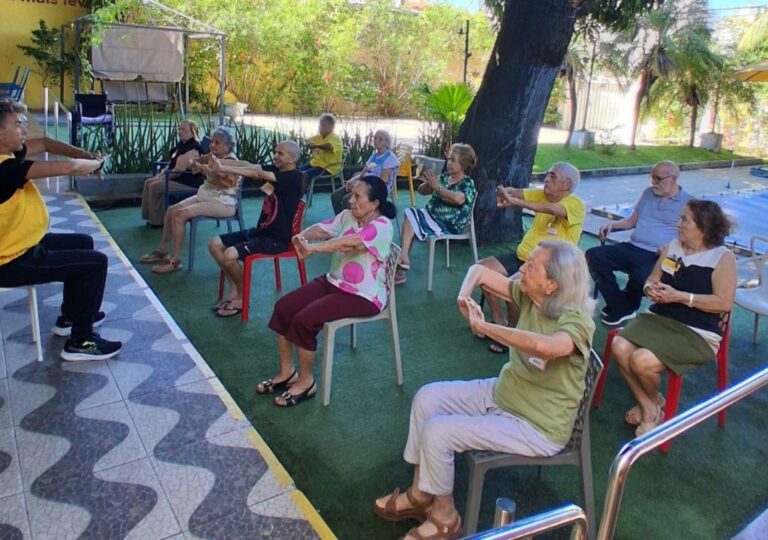 Pessoa organiza rotina diária como parte do cuidado com a saúde mental