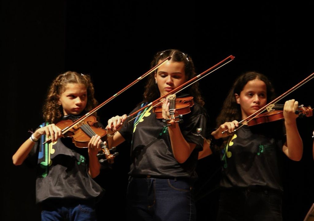 Estudantes participam de formação musical da Orquestra Contemporânea Brasileira em Fortaleza