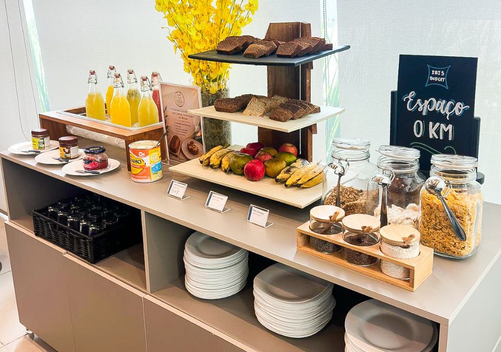 Café da manhã funcional servido nos hotéis ibis da Praia de Iracema em Fortaleza