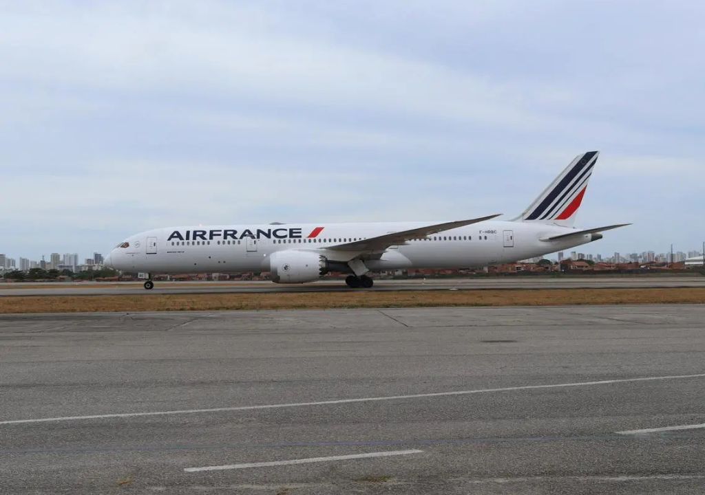 Avião da Air France no Aeroporto Internacional de Fortaleza