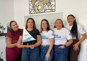 Representantes da ADETURF durante ação de promoção da Rota das Falésias