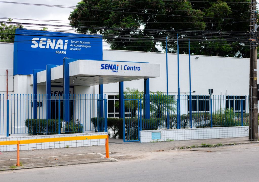 Alunos participam de curso do SENAI Ceará voltado à formação de profissionais para data centers no Complexo do Pecém.