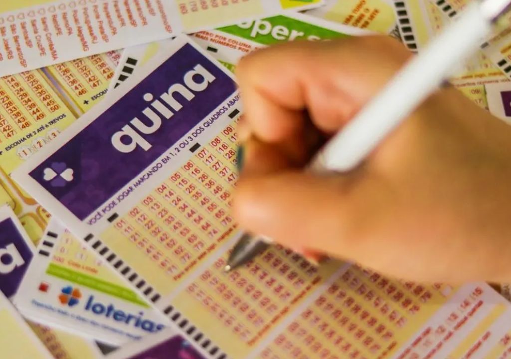 Bolinhas de sorteio da Quina, loteria da Caixa Econômica Federal, realizada de segunda a sábado