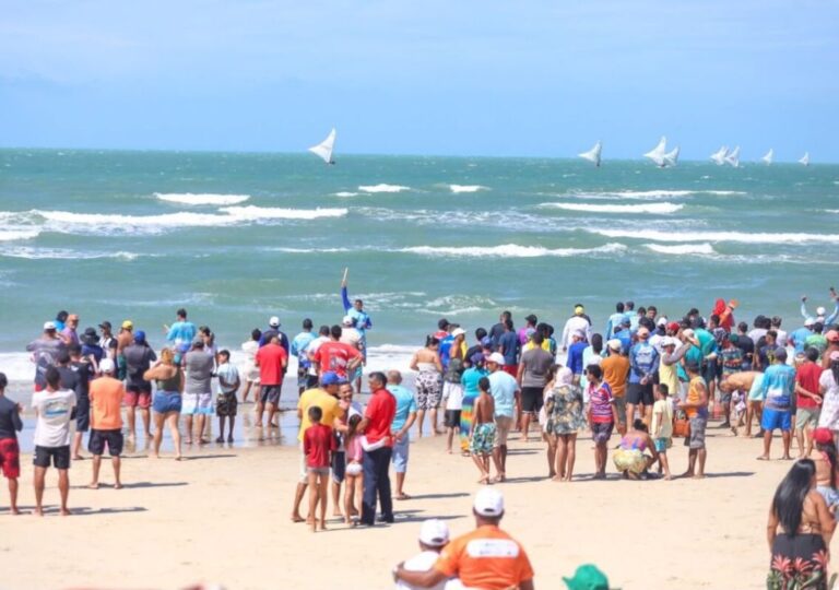 Lançamento da 28ª Regata da Caponga será realizado em clima de luau na Praia do Balbino, em Cascavel.