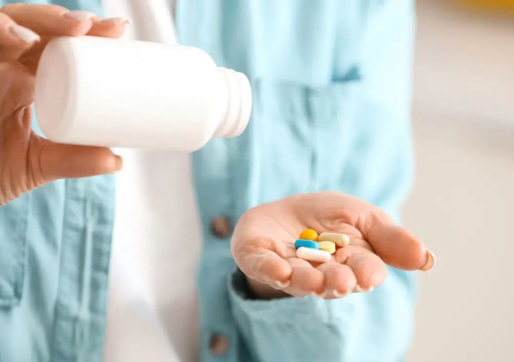 Anvisa proíbe suplementos irregulares das marcas Newfit, Shark Pro e Mounja Gummy