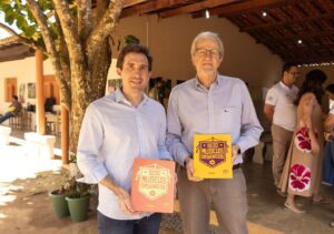 Luiz Fernando Bittencourt e o ministro João Paulo Capobianco no Museu Lavida, em Santana do Cariri